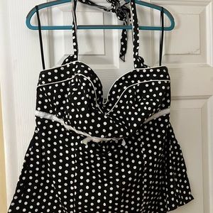 Torrid size 2 polka dot halter top with stretchy band